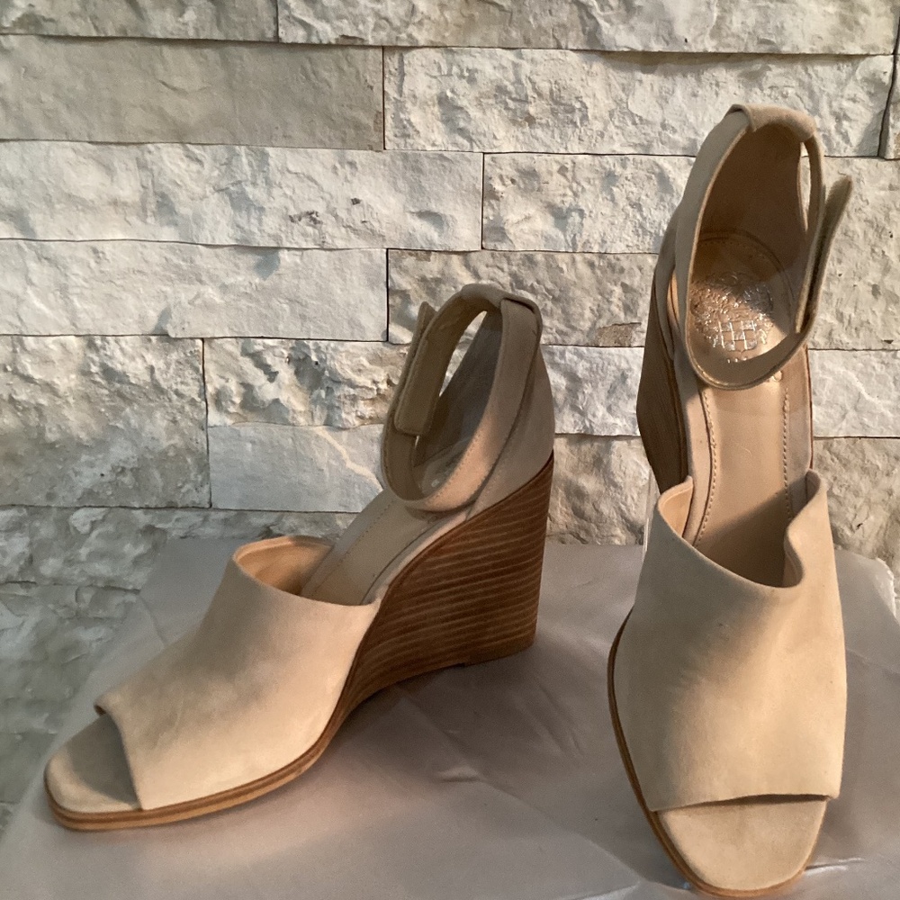 Vince Camuto Deedriana Wedge Sandal (NWT)